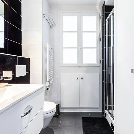Guestready - Monochrome Bliss Near Arc De Triomphe Daire Paris