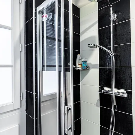 Guestready - Monochrome Bliss Near Arc De Triomphe Paris